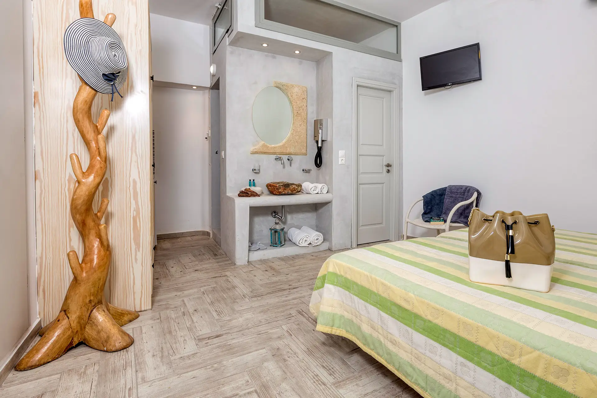 Economy Room